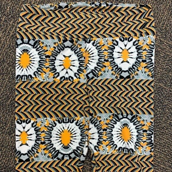 LULAROE Tall & Curvy Yellow & Grey Print Leggings - Picture 6 of 6